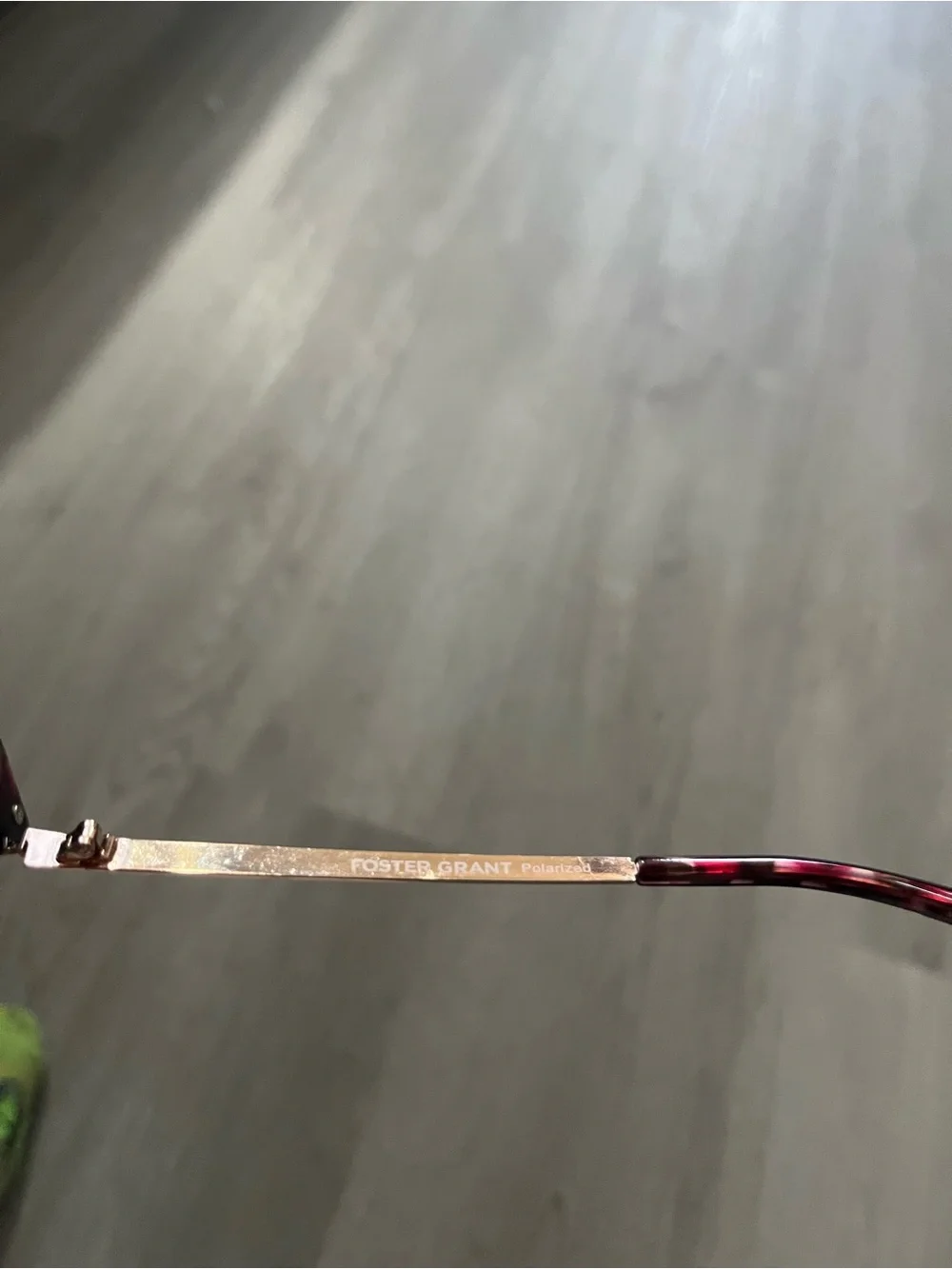 Men's Round Sunglasses with Purple Lenses and Gold Frame